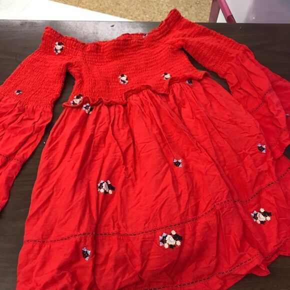 Free people size small small smocked top awesome condition - Picture 3 of 3